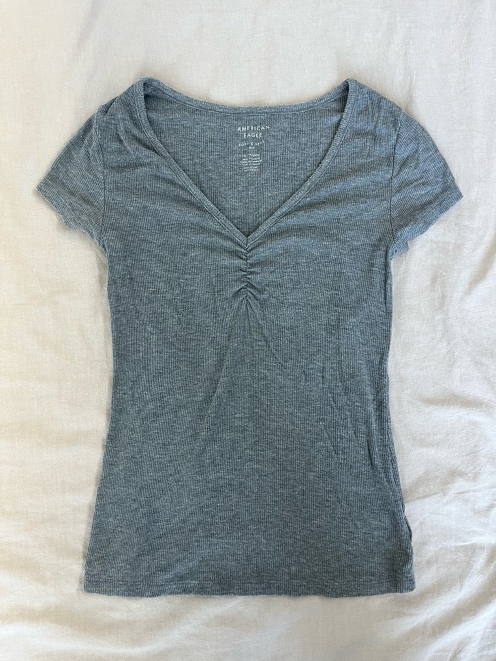 American Eagle Outfitters Gray V-Neck Short Sleeve Tee